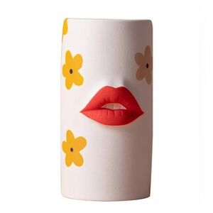 Brand New! 3D Red Lips & Daisy Ceramic Vase -Pucker Up Kiss Decor 💋